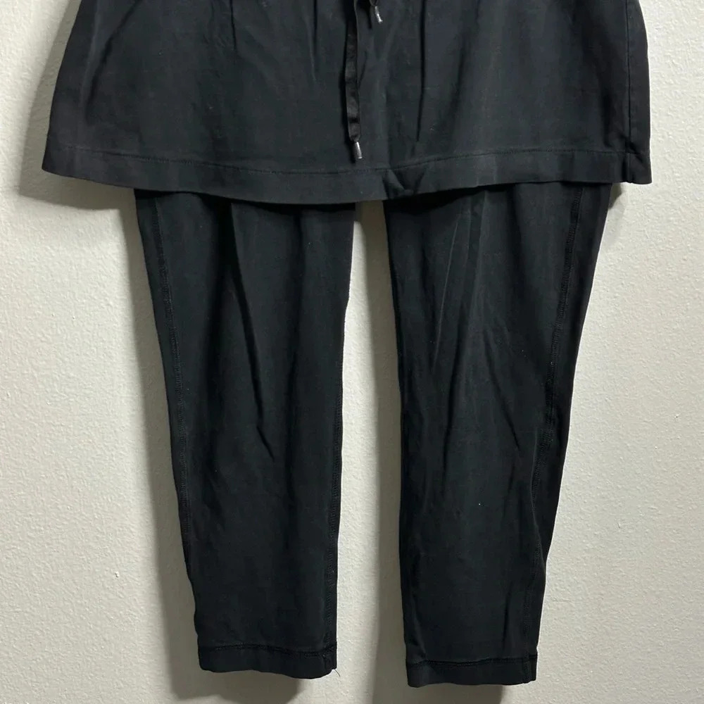 Athleta Size Small 2 in 1 Capri Leggings Skirt Black Athletic Womens Stretch‎ - Picture 2 of 10
